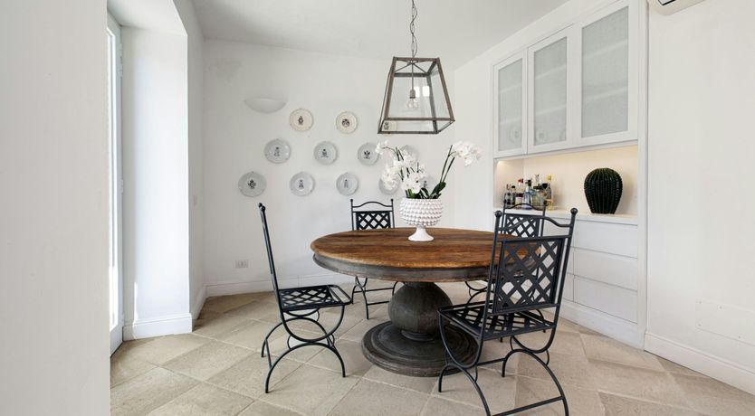 Photo of Capri Essence