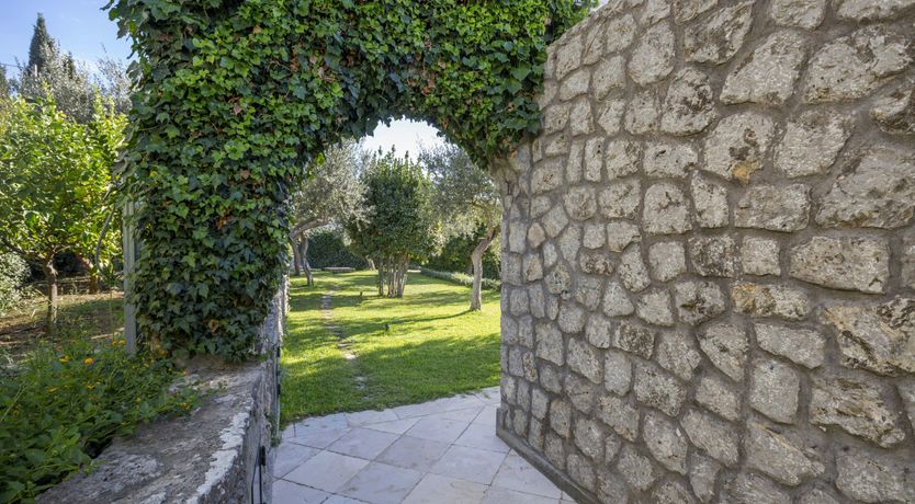 Photo of Capri Essence