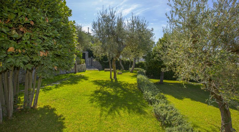 Photo of Capri Essence