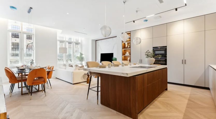 Photo of Sienna & Cream