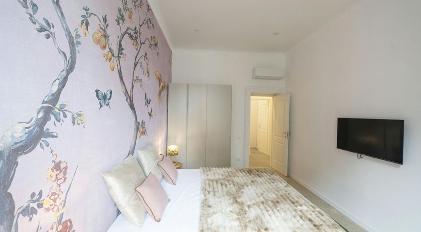 Photo of Roman Reason