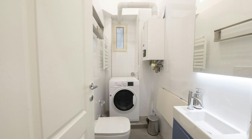 Photo of Roman Reason