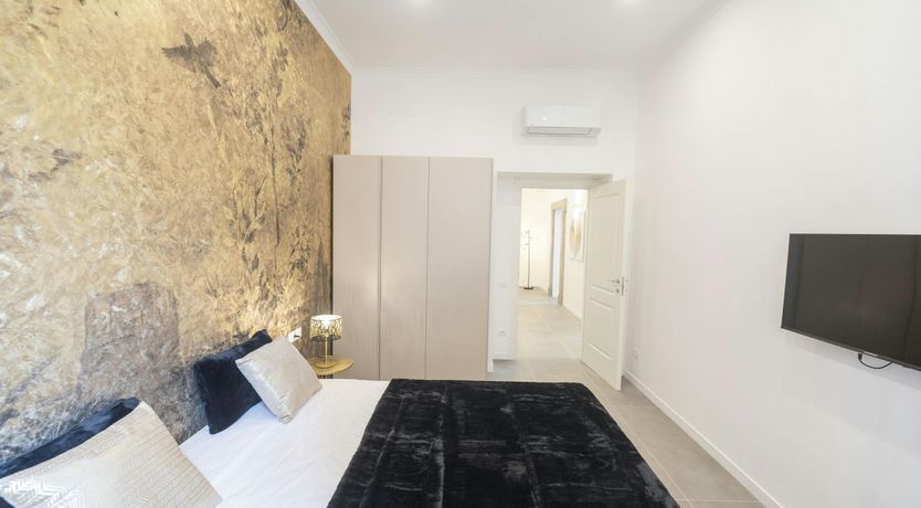 Photo of Roman Reason