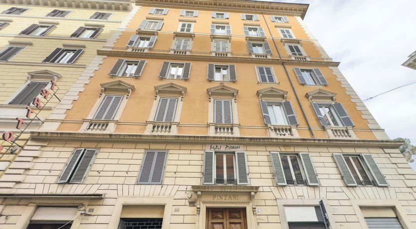 Photo of Roman Reason