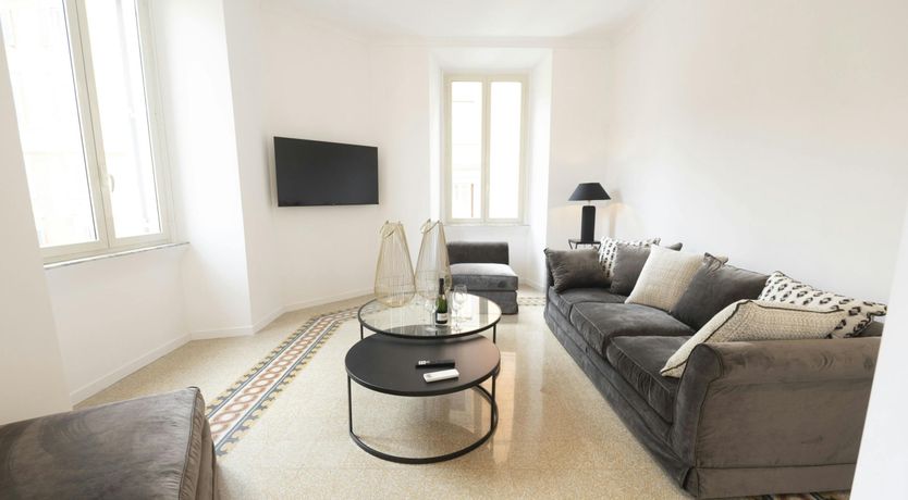 Photo of Roman Reason