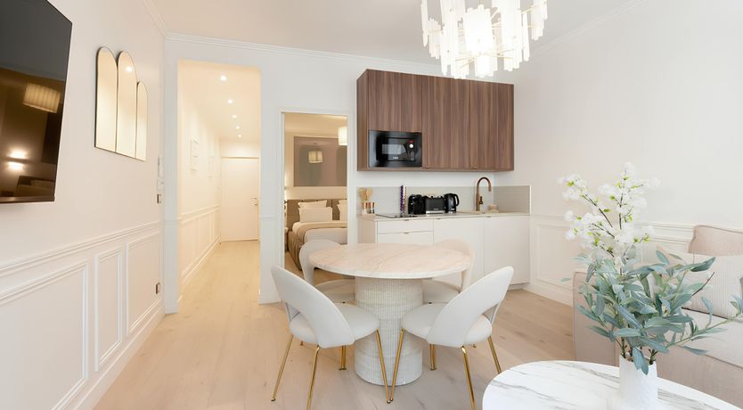 Photo of An Artist's Light