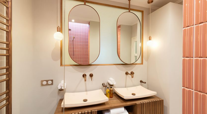 Photo of An Artist's Light