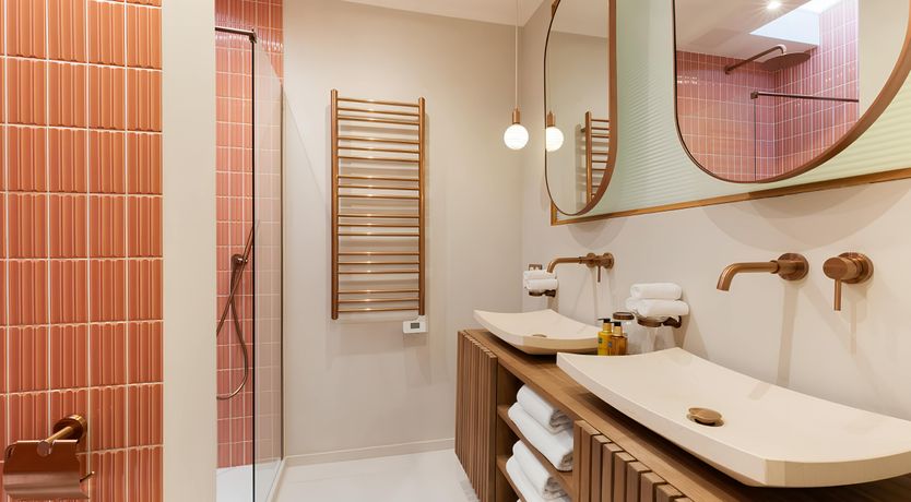 Photo of An Artist's Light