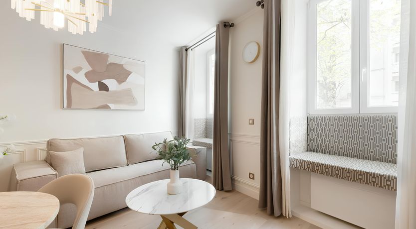 Photo of An Artist's Light