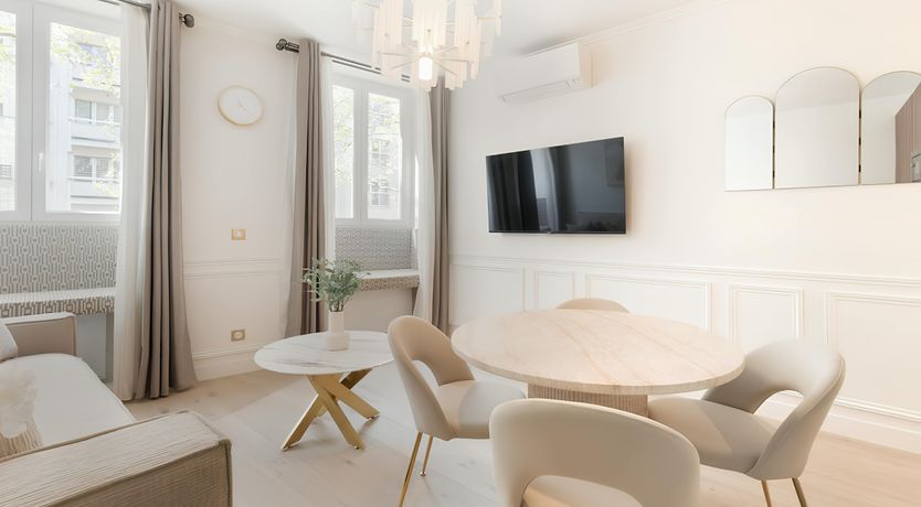 Photo of An Artist's Light