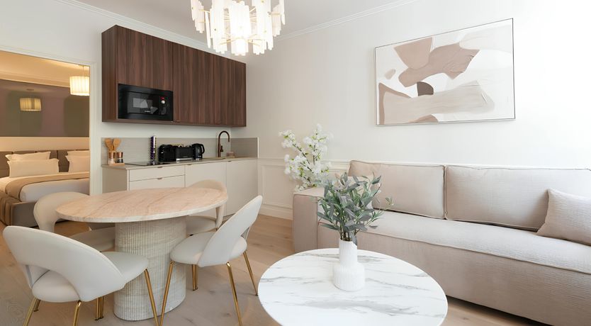 Photo of An Artist's Light