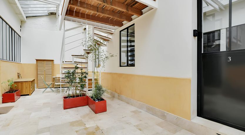 Photo of Parisian Courtyard