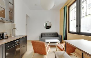 Parisian Courtyard Holiday Home