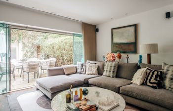 The Moon Pearl Holiday Home