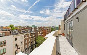 Up Above Belgravia Holiday Home
