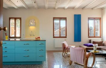 Commedia dell'Arte Holiday Home