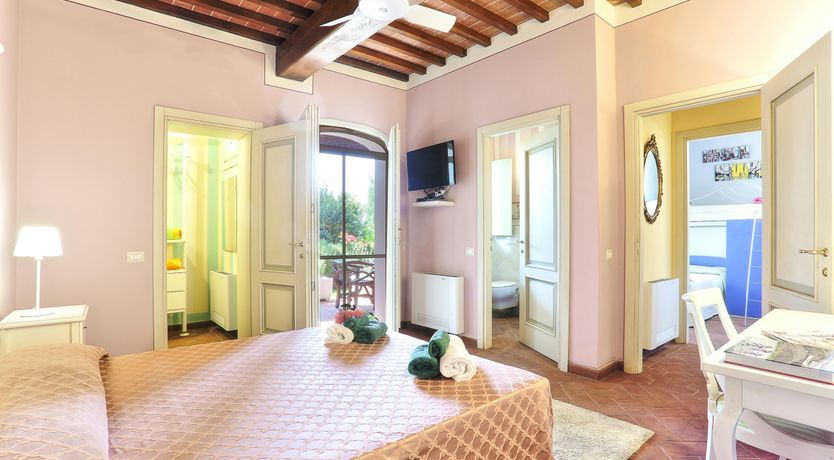 Photo of The Tuscan Love