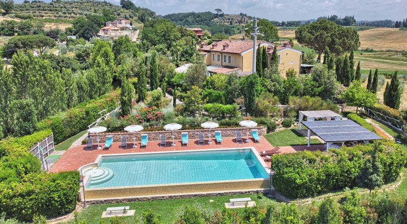 Photo of The Tuscan Love