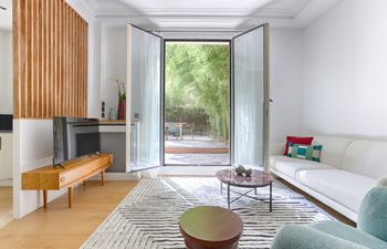 La Parisienne Chic Holiday Home
