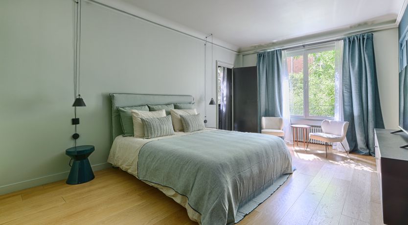 Photo of La Parisienne Chic