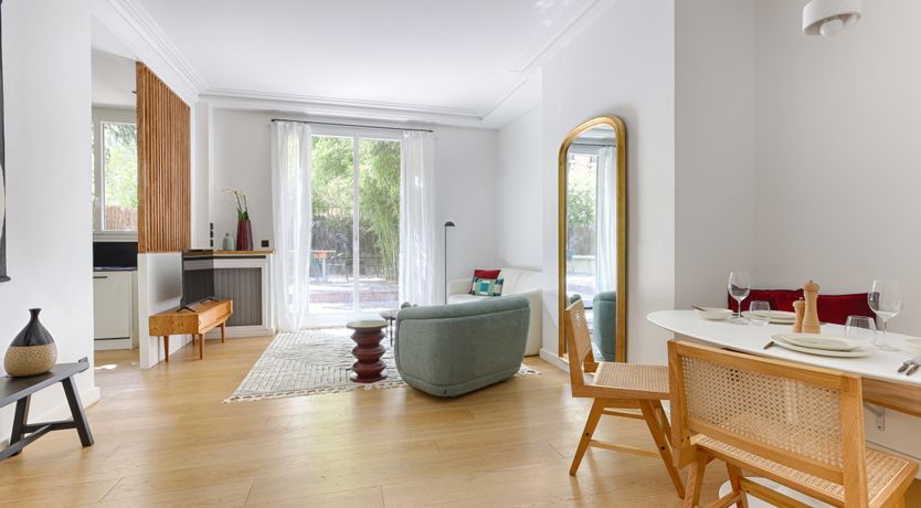 Photo of La Parisienne Chic