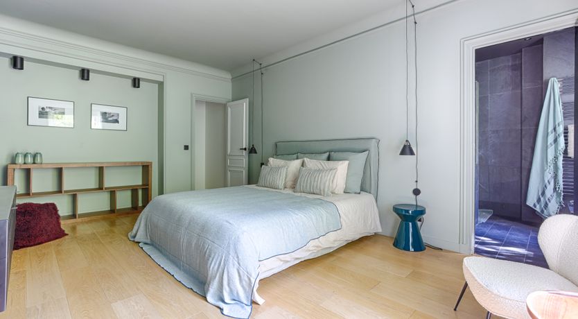 Photo of La Parisienne Chic