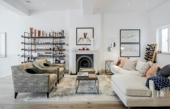 One Light Holiday Home