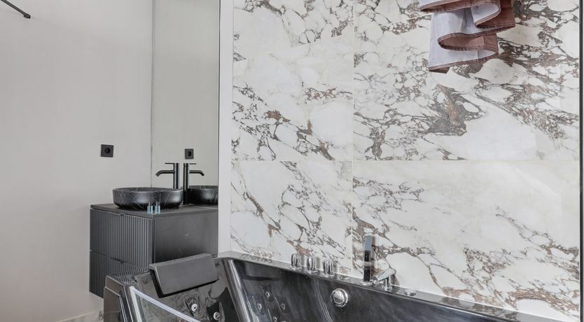 Photo of L'Appartement Rouge