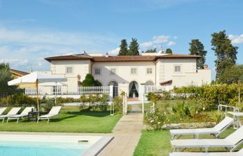 The Tuscan Table Holiday Home
