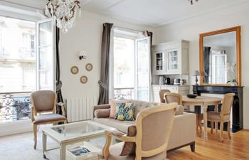 The Parisian Market Holiday Home