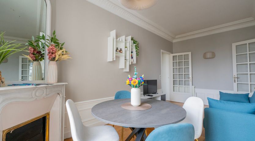 Photo of Paris Elegance