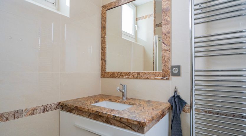 Photo of Paris Elegance