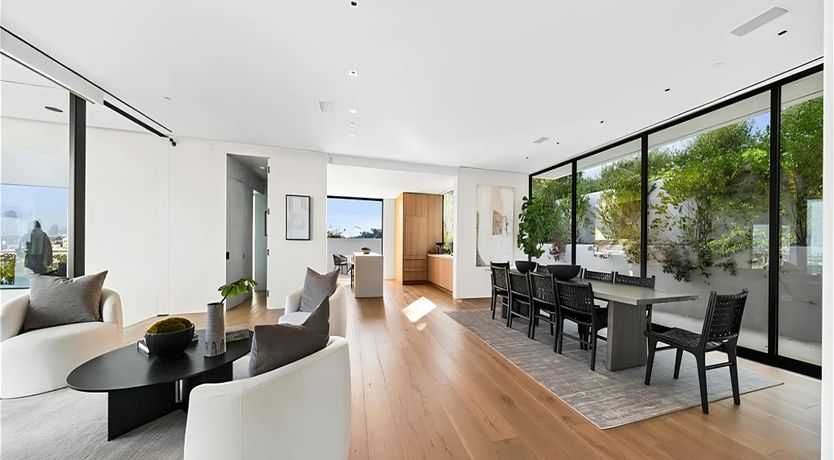 Photo of Hollywood Horizon