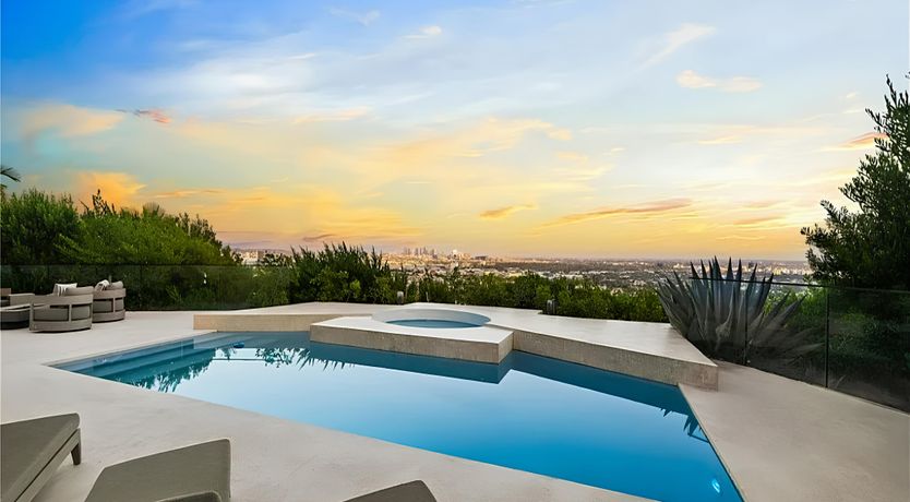 Photo of Hollywood Horizon