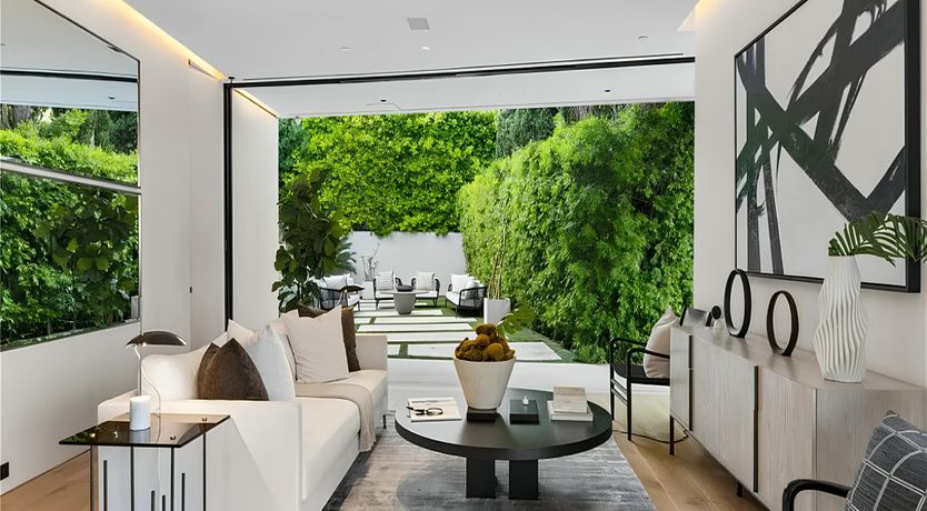 Photo of Hollywood Horizon