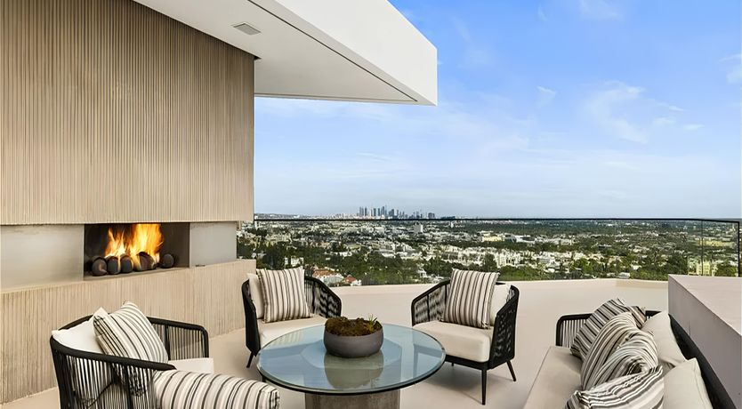 Photo of Hollywood Horizon