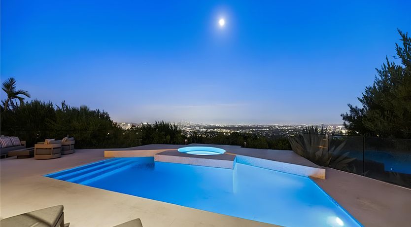 Photo of Hollywood Horizon