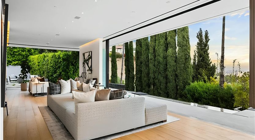 Photo of Hollywood Horizon