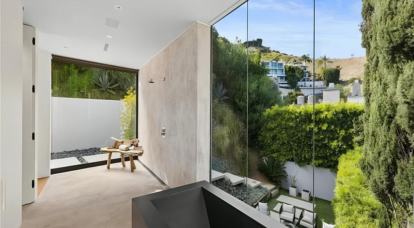 Photo of Hollywood Horizon