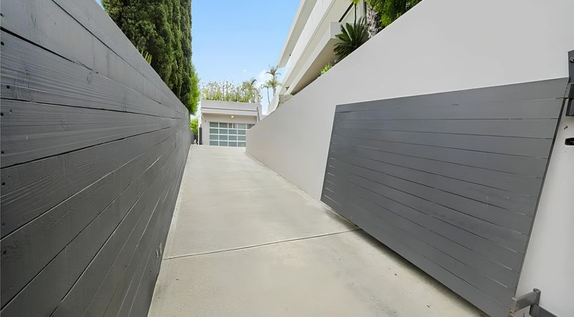 Photo of Hollywood Horizon