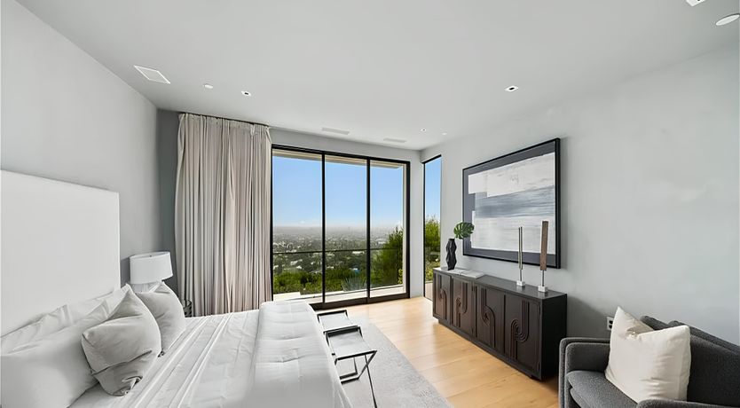 Photo of Hollywood Horizon