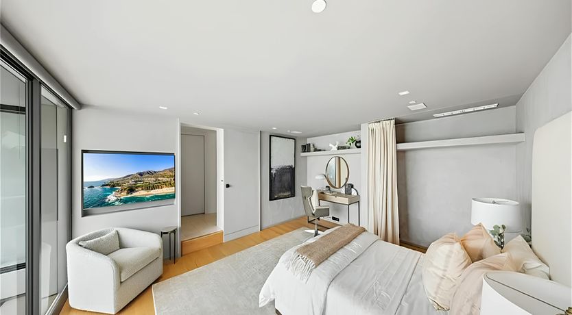 Photo of Hollywood Horizon