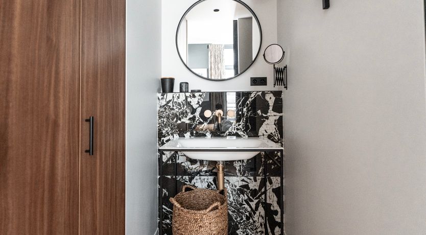 Photo of Louvre Story