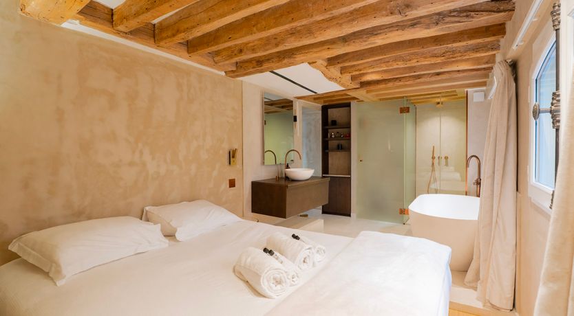 Photo of Haute Couture Heart