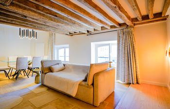 Haute Couture Heart Holiday Home