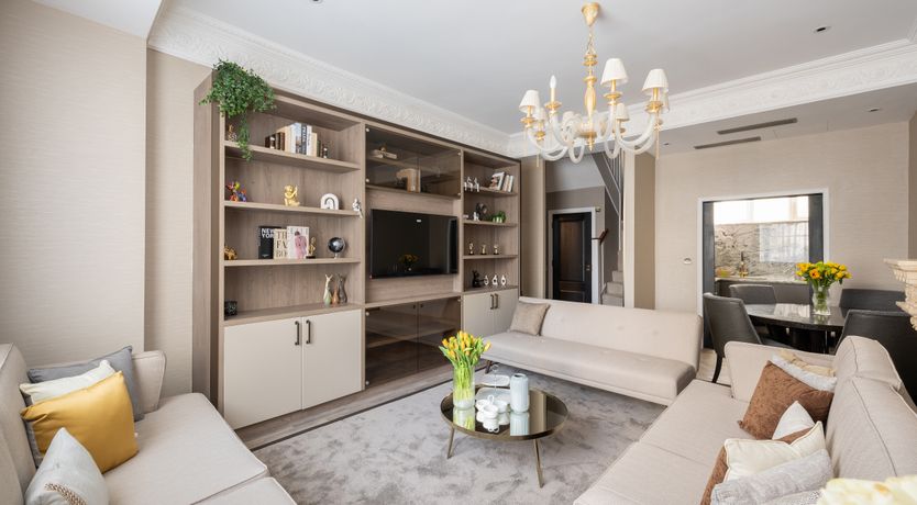 Photo of The Mayfair Crown