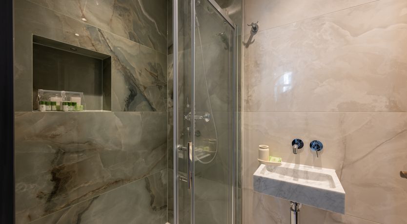 Photo of The Mayfair Crown