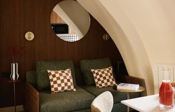 Le Petit Louvre Holiday Home