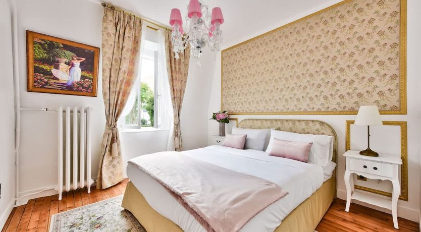 Photo of Royal Luxury