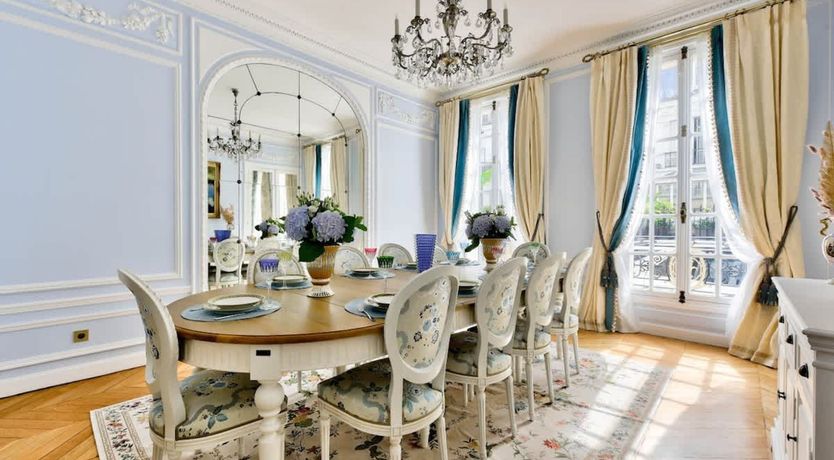 Photo of Royal Luxury